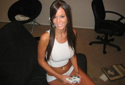 girls-playing-games-xbox360
