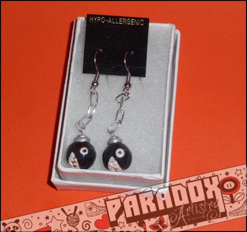 pendientes bola negra mario